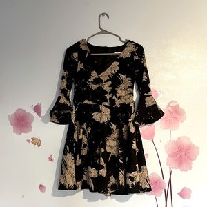 3/4 sleeve V neck floral dress